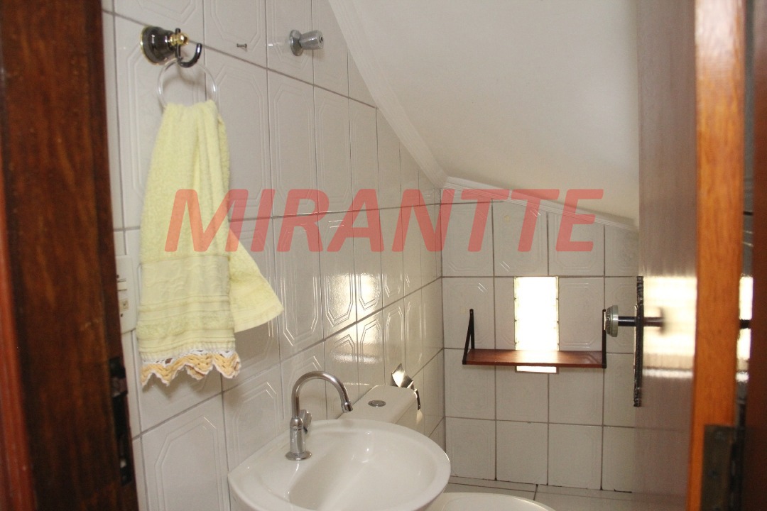 Sobrado de 243m² com 3 quartos em Santa Teresinha