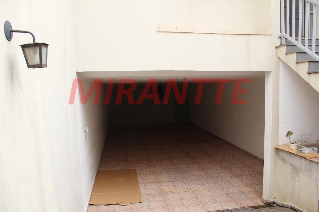 Sobrado de 243m² com 3 quartos em Santa Teresinha