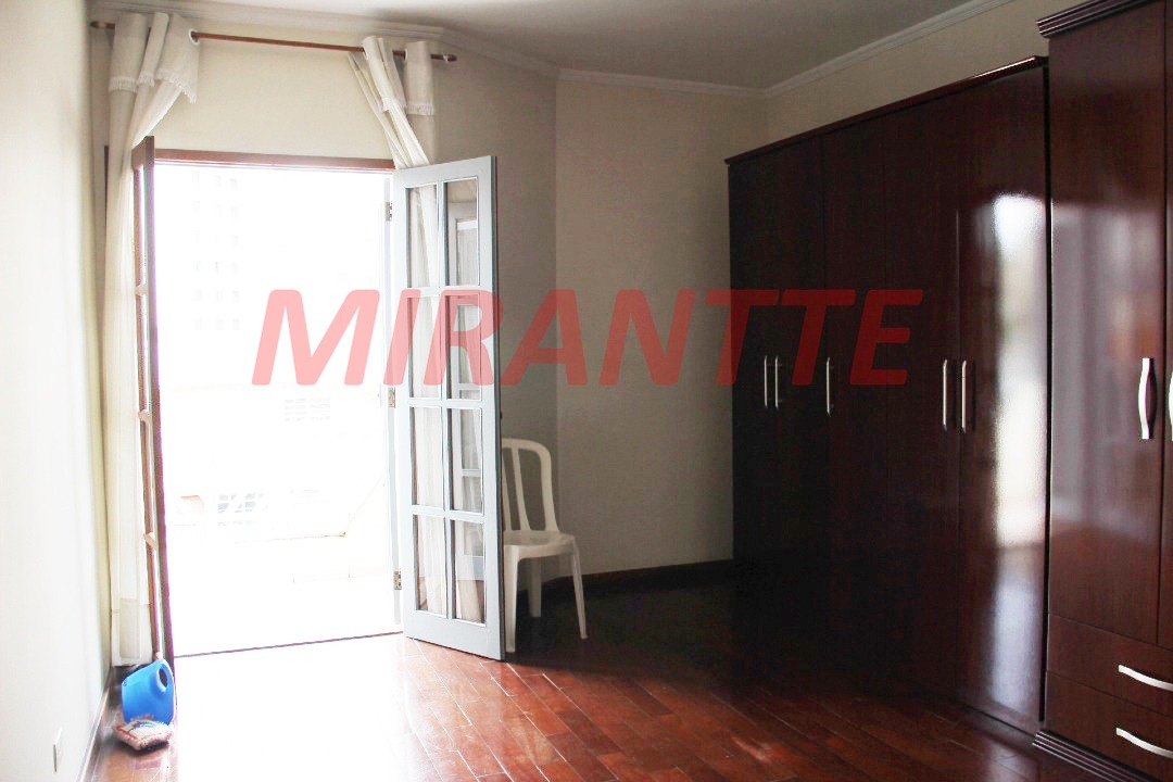Sobrado de 243m² com 3 quartos em Santa Teresinha