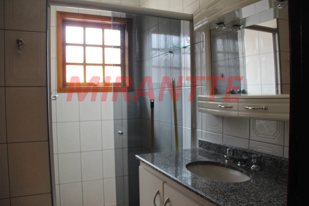 Sobrado de 243m² com 3 quartos em Santa Teresinha