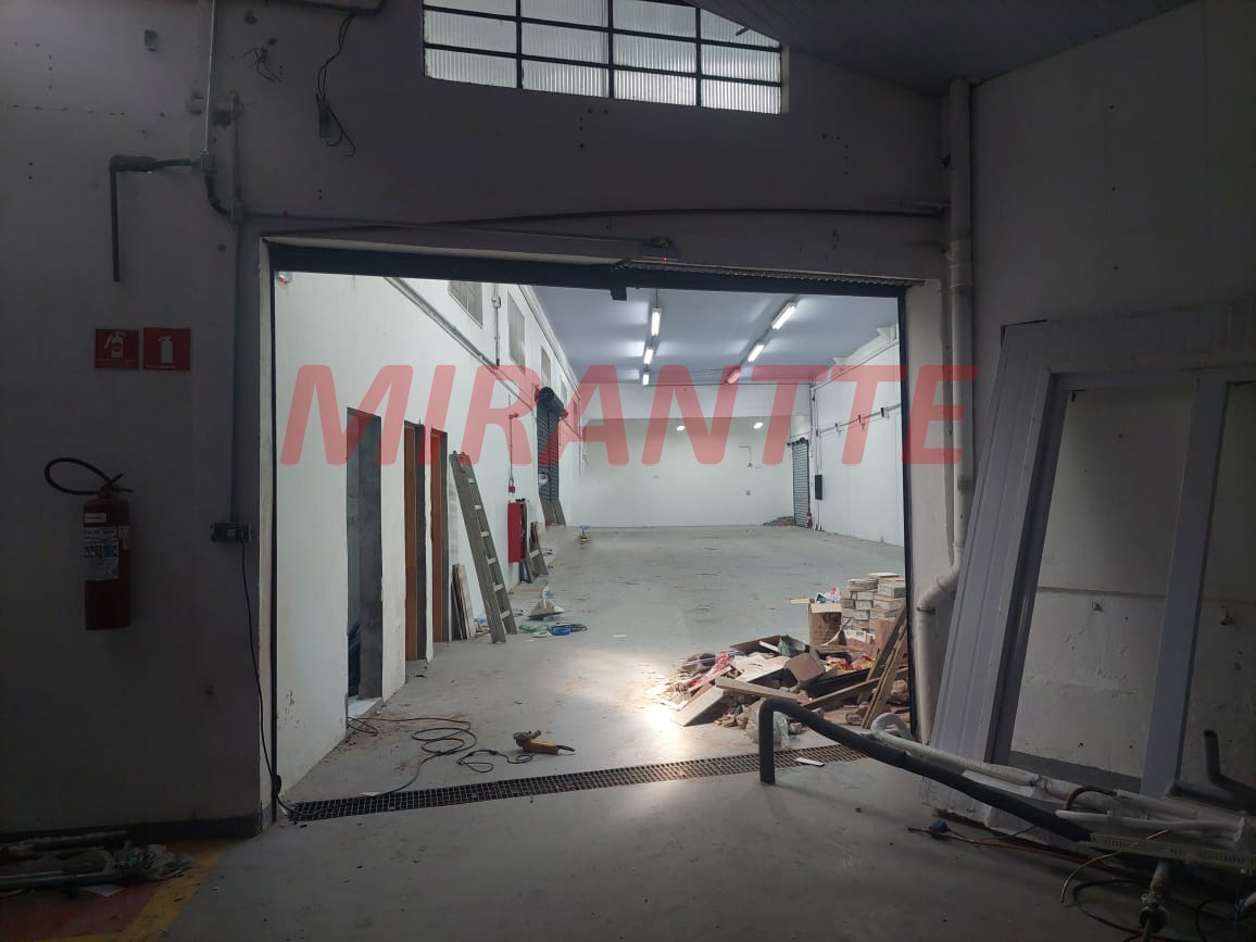 Outros de 1450m² em Casa Verde