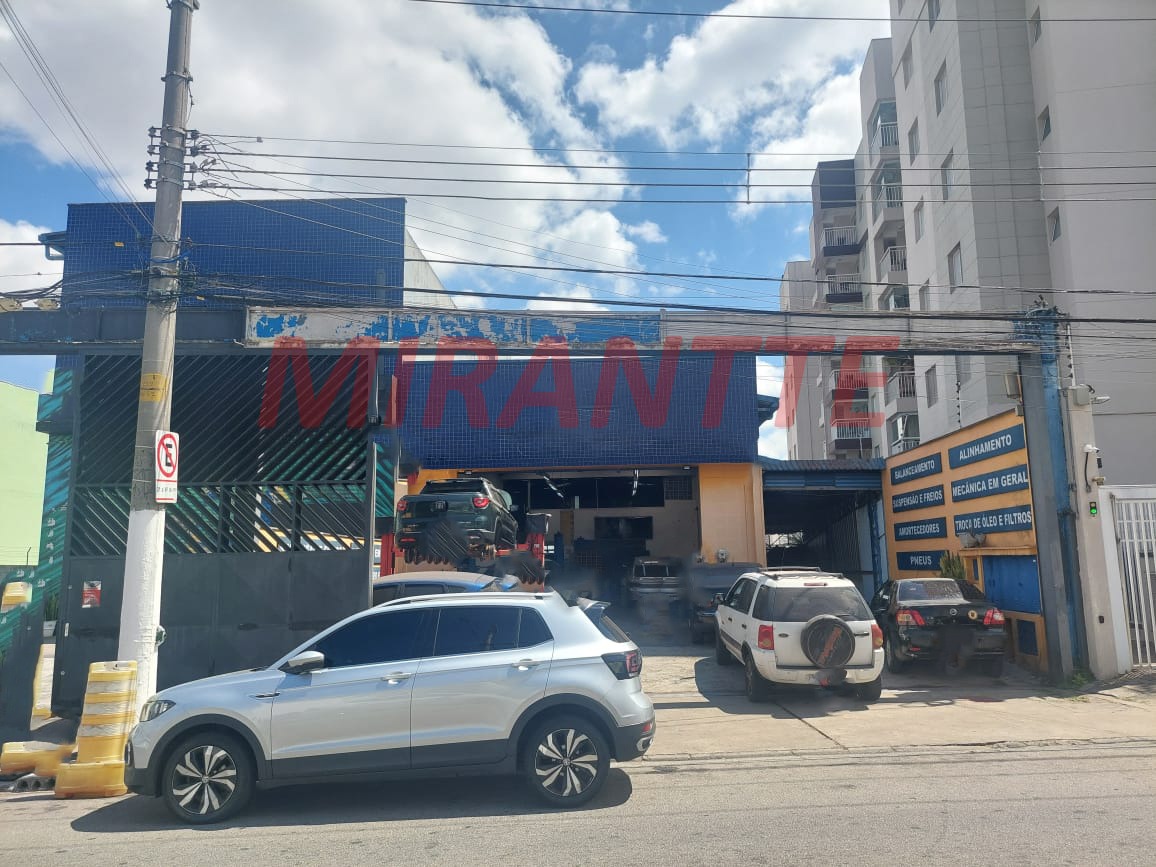 Outros de 1450m² em Casa Verde