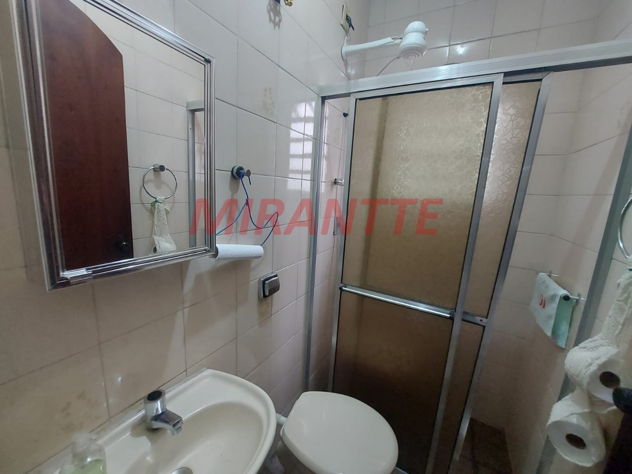 Sobrado de 300m² com 4 quartos em Jardim Guapíra