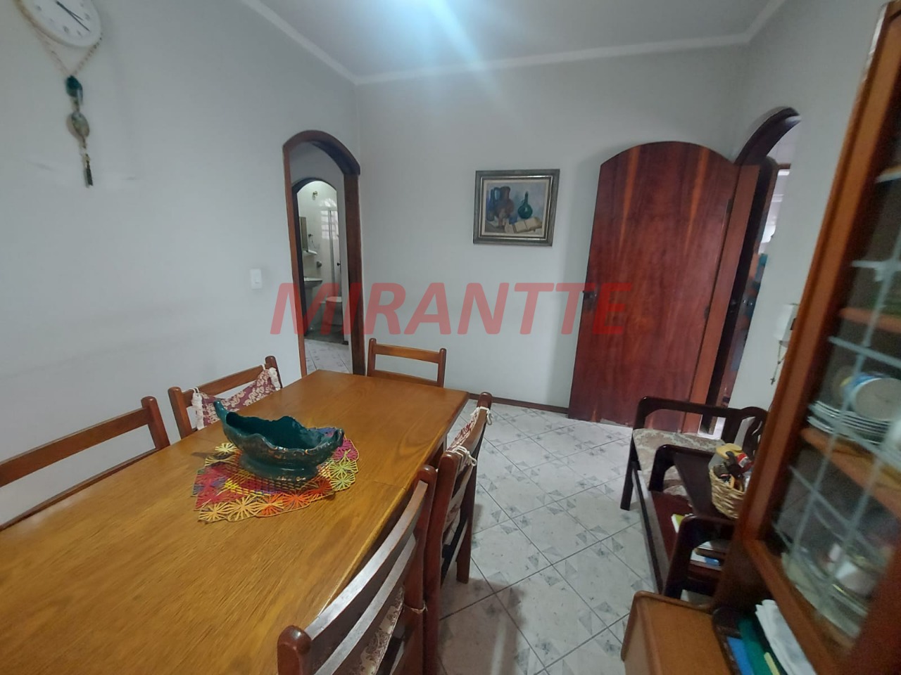 Sobrado de 300m² com 4 quartos em Jardim Guapíra
