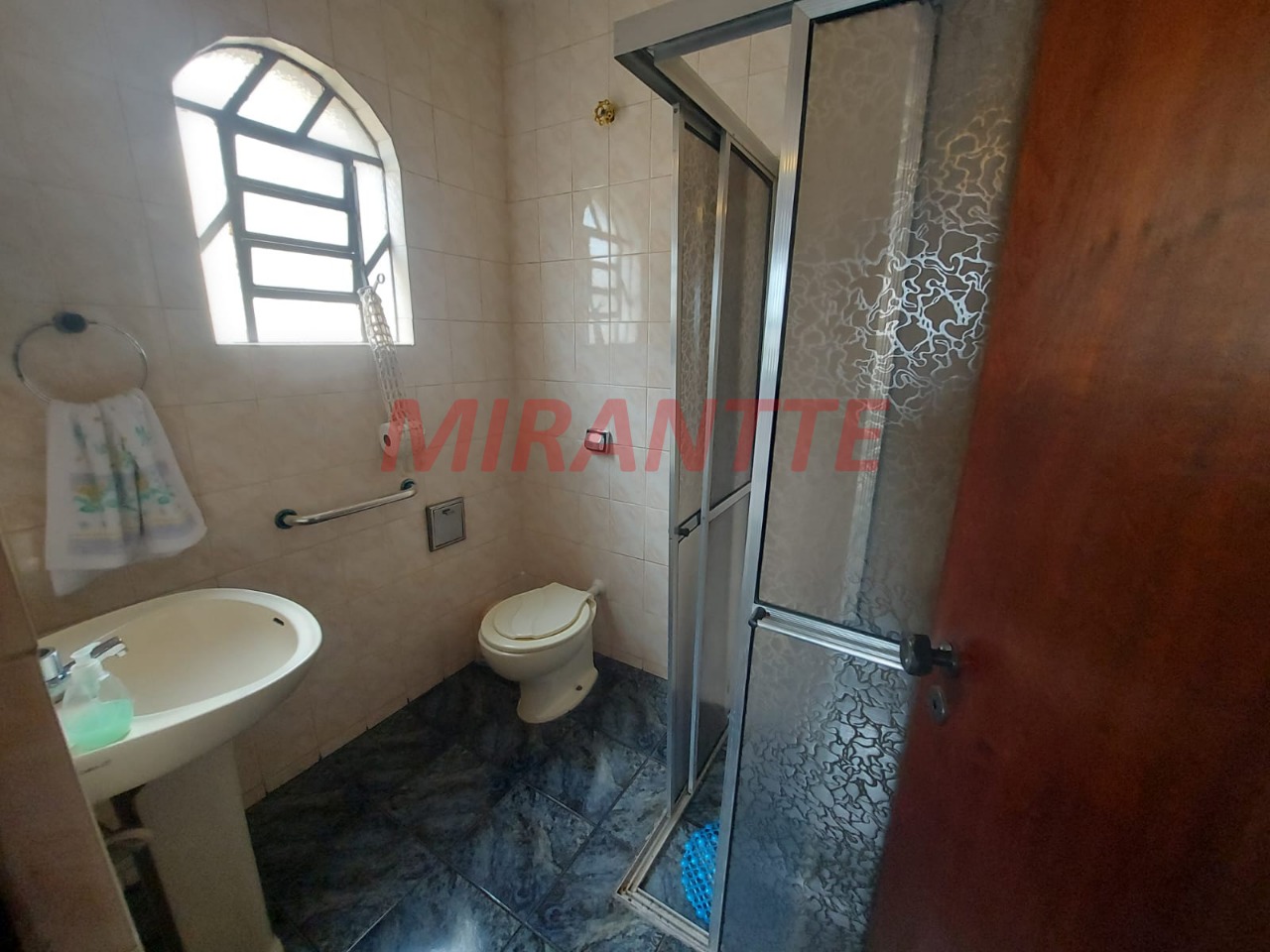 Sobrado de 300m² com 4 quartos em Jardim Guapíra