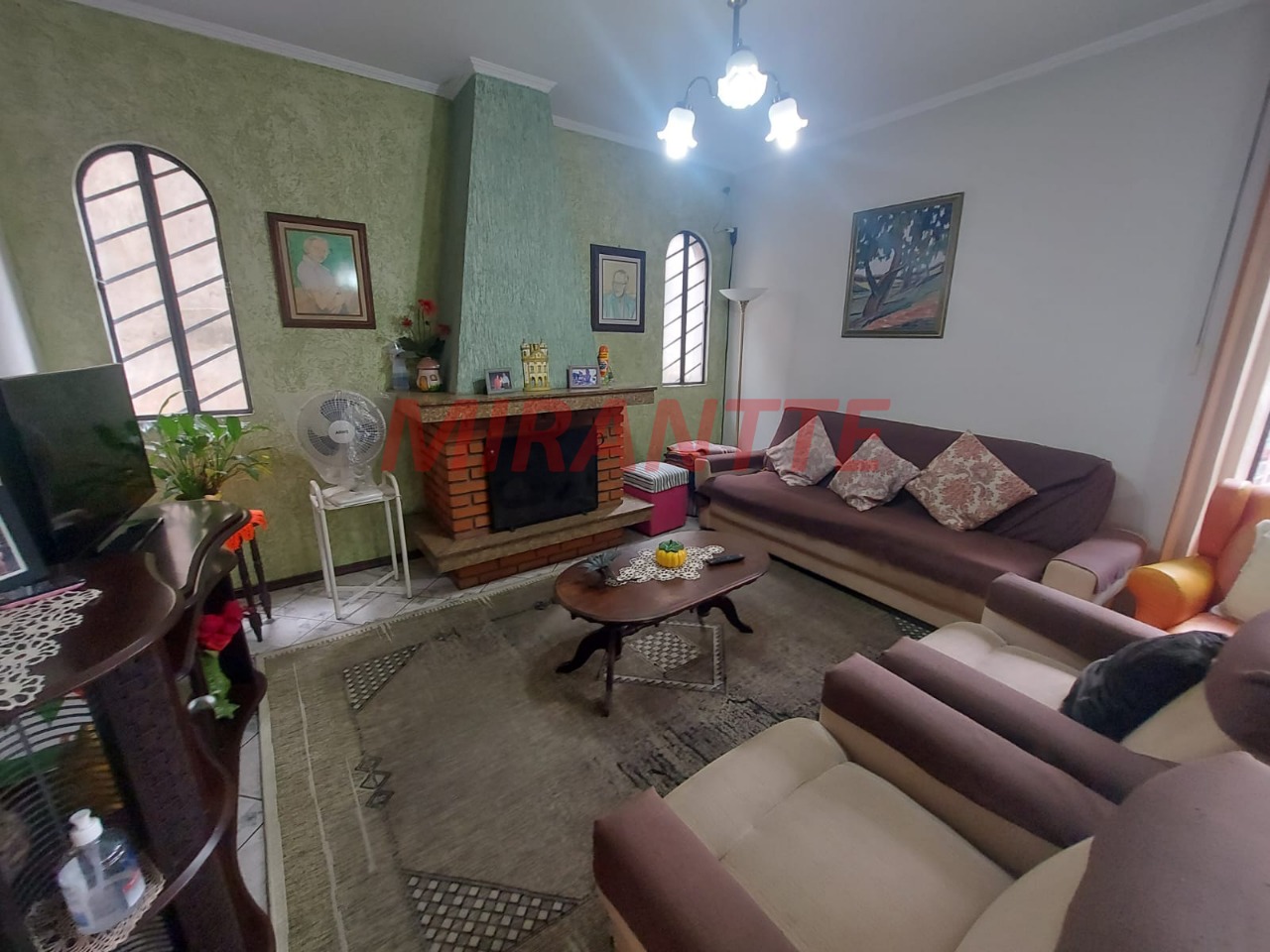 Sobrado de 300m² com 4 quartos em Jardim Guapíra