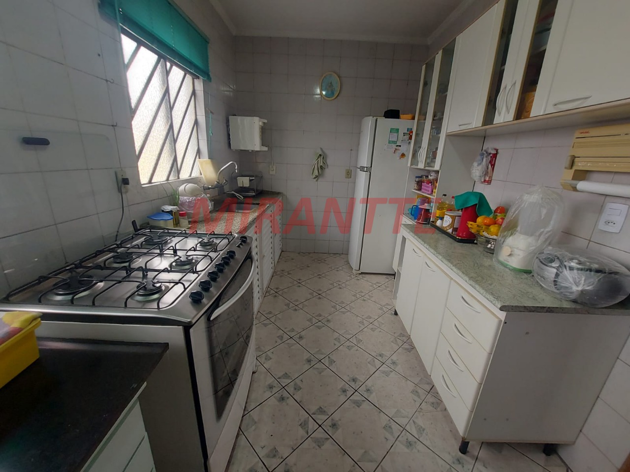 Sobrado de 300m² com 4 quartos em Jardim Guapíra