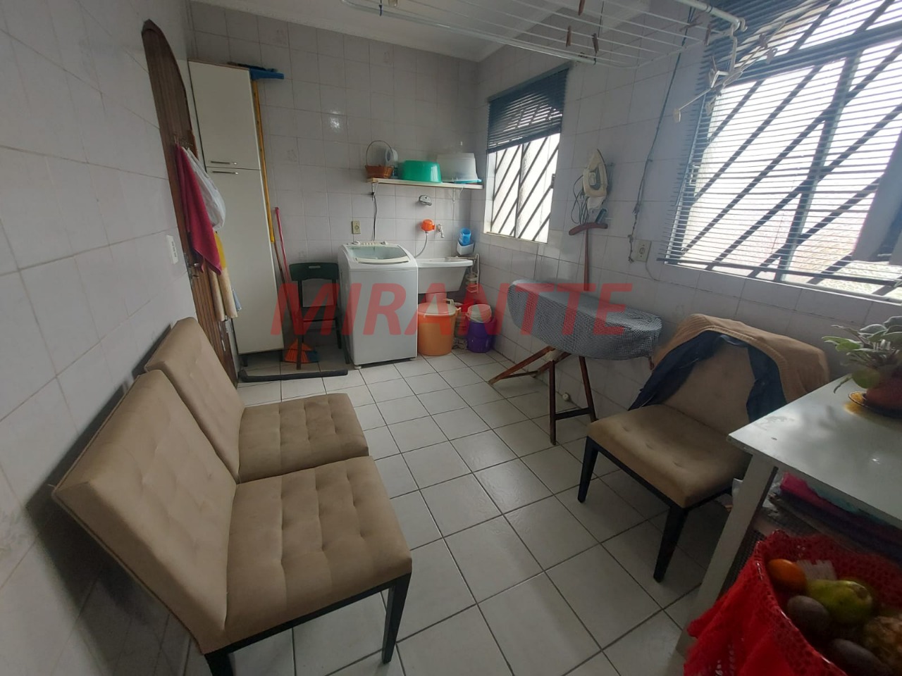 Sobrado de 300m² com 4 quartos em Jardim Guapíra