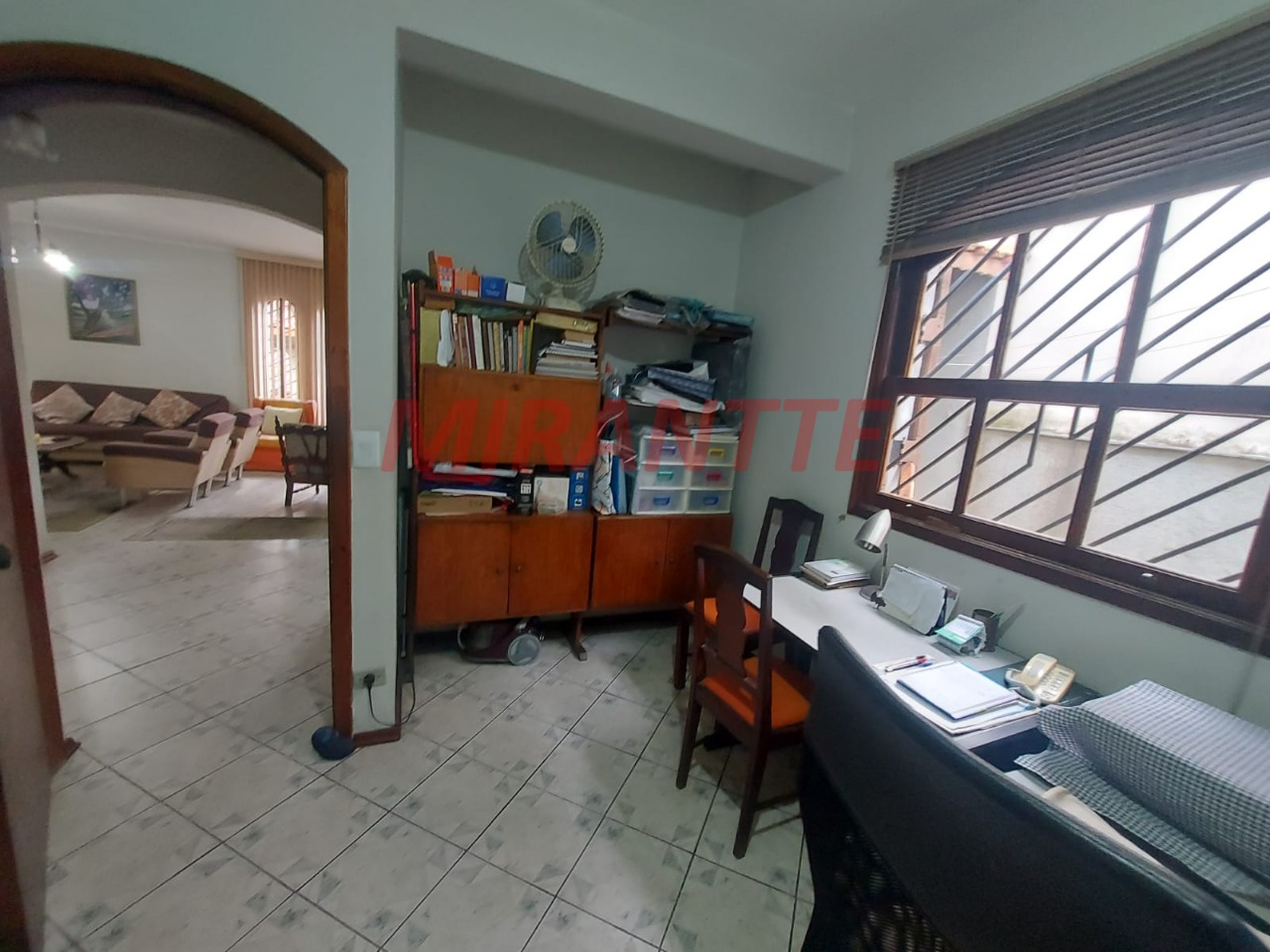 Sobrado de 300m² com 4 quartos em Jardim Guapíra