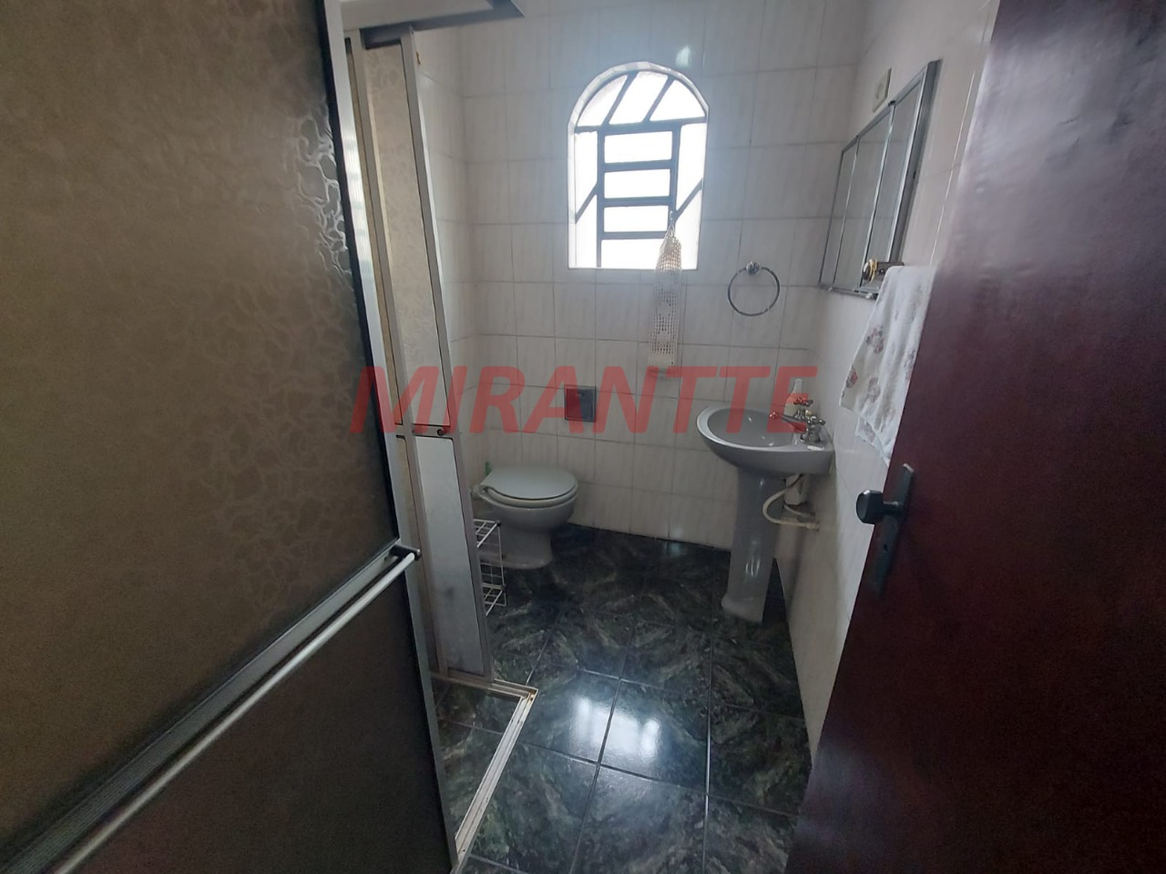 Sobrado de 300m² com 4 quartos em Jardim Guapíra