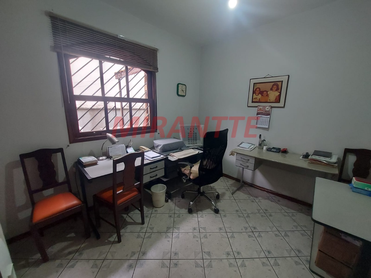 Sobrado de 300m² com 4 quartos em Jardim Guapíra