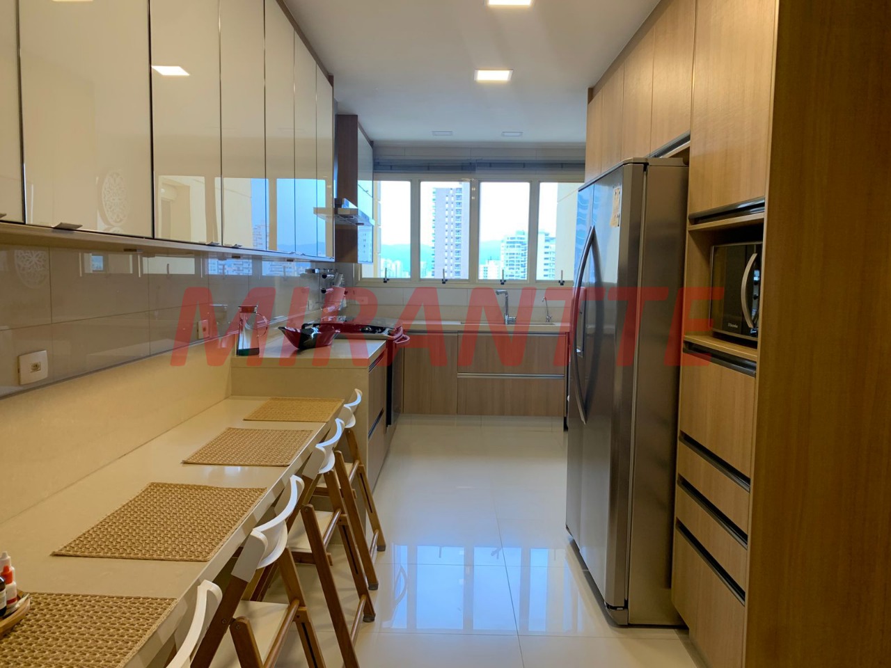 Apartamento de 200m² com 4 quartos em Santana