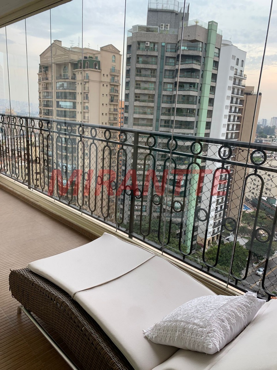Apartamento de 200m² com 4 quartos em Santana