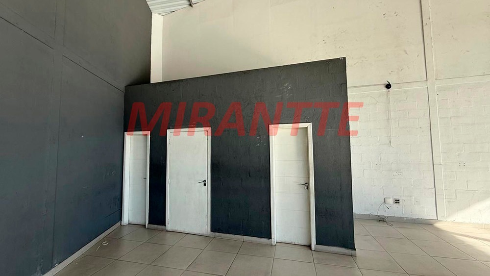 Comercial de 220m² em Vila Constança