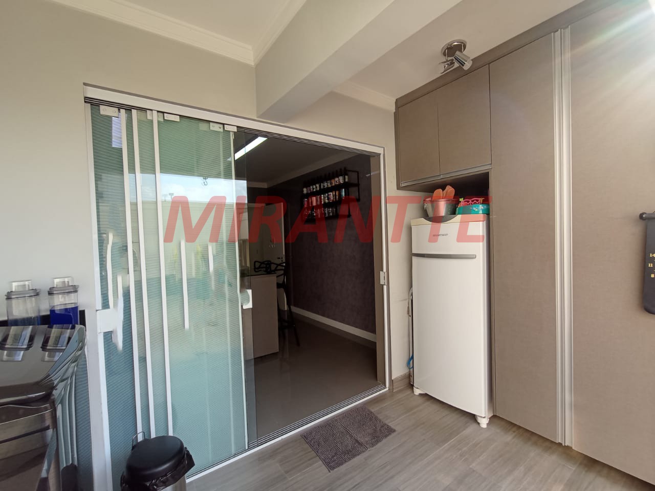 Sobrado de 143m² com 3 quartos em Água Fria