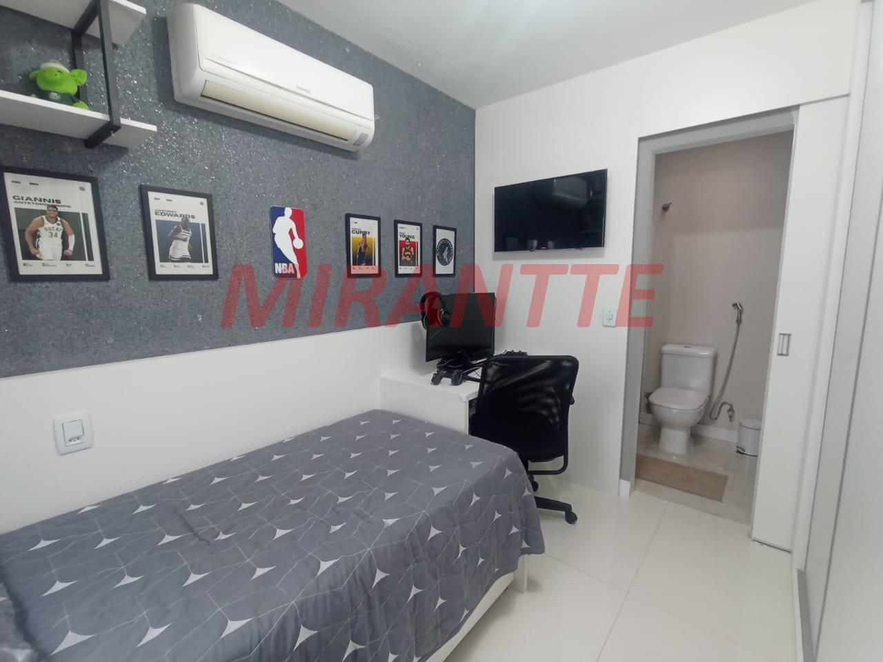 Sobrado de 143m² com 3 quartos em Água Fria