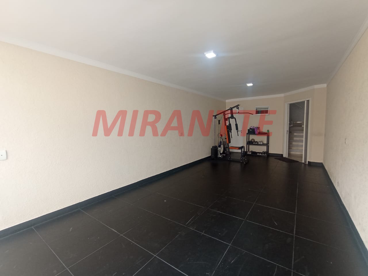 Sobrado de 143m² com 3 quartos em Água Fria
