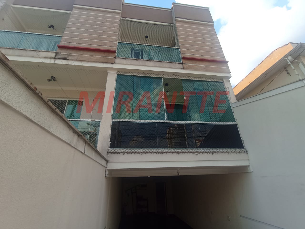 Sobrado de 143m² com 3 quartos em Água Fria