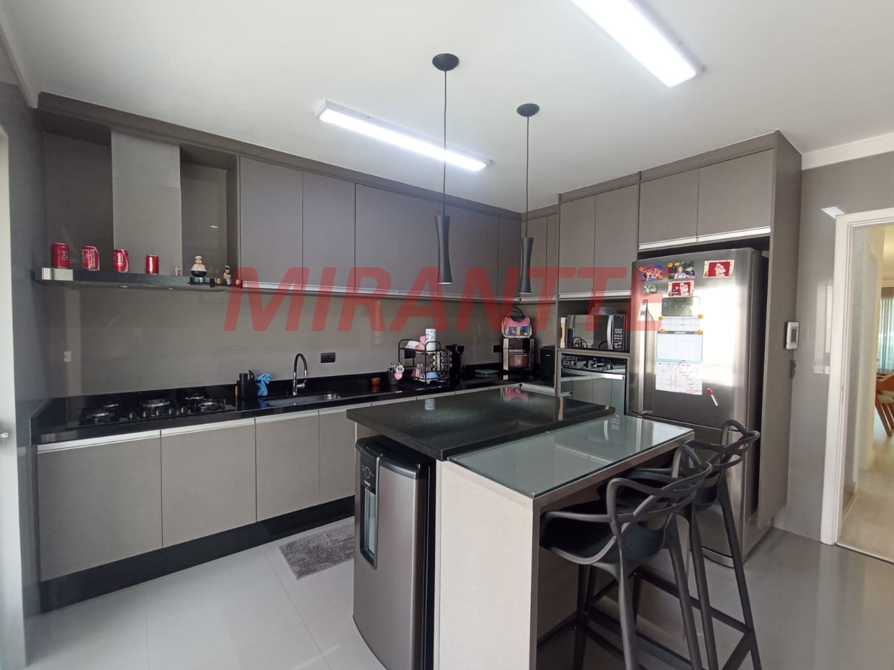 Sobrado de 143m² com 3 quartos em Água Fria