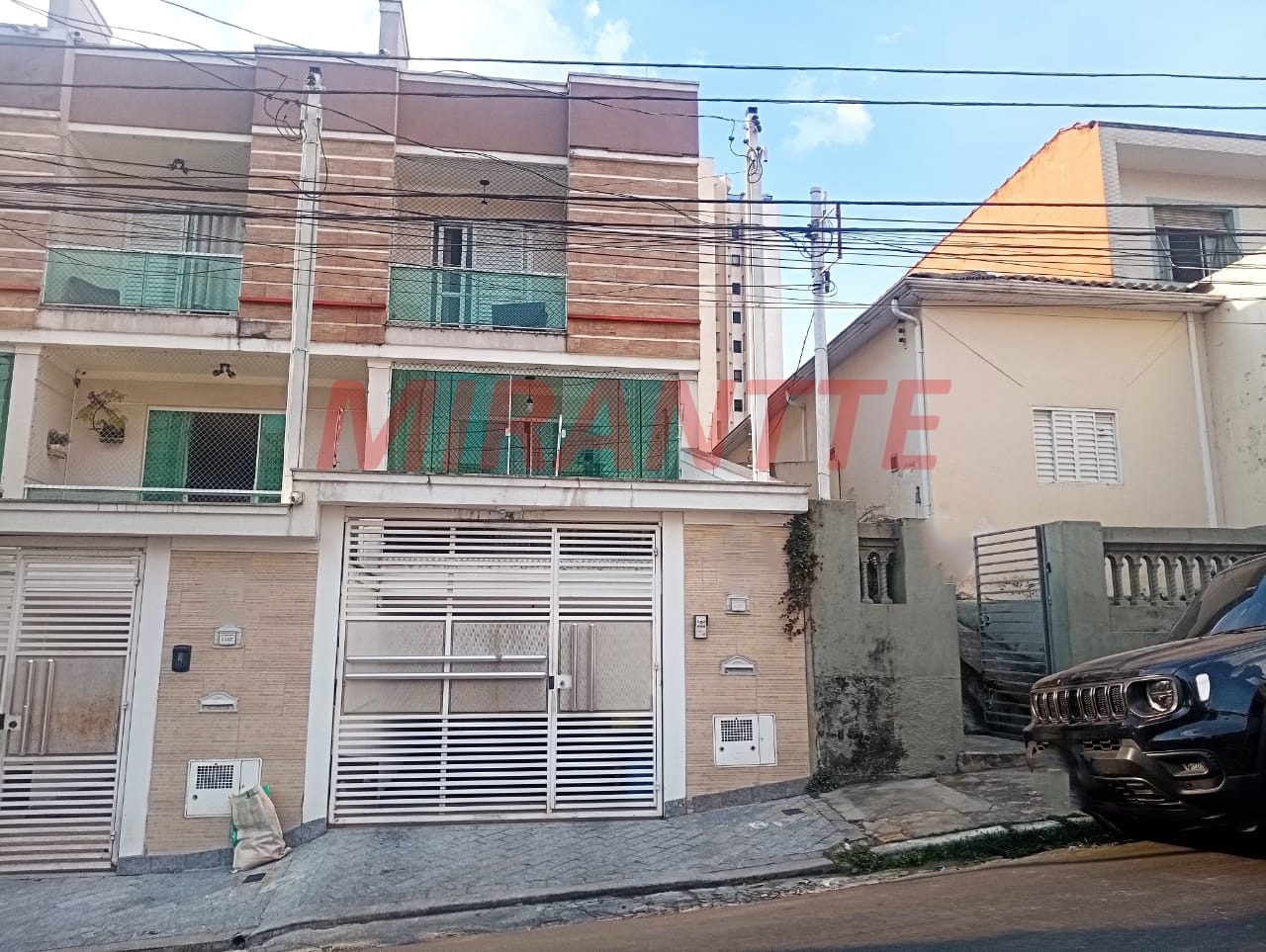 Sobrado de 143m² com 3 quartos em Água Fria