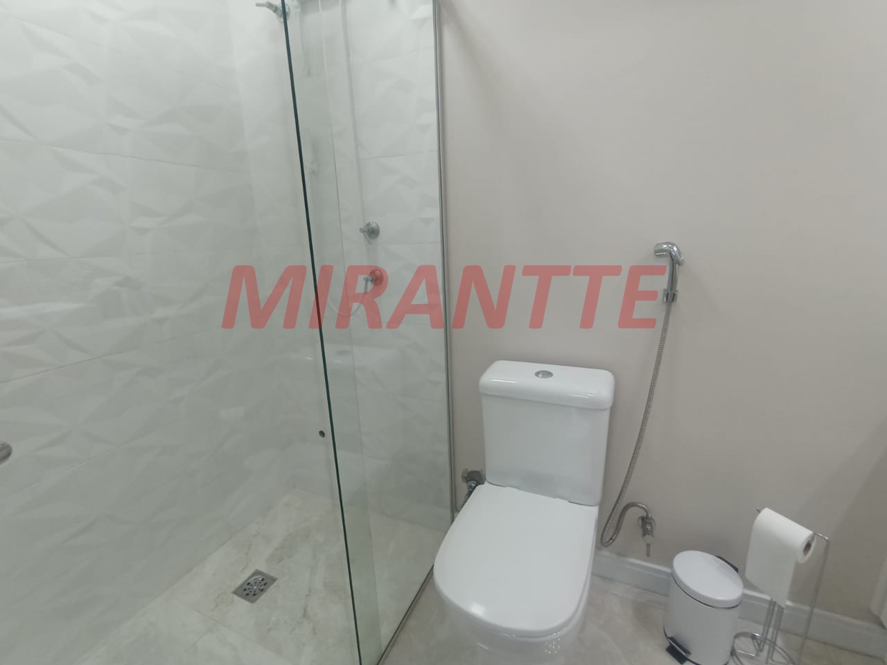 Sobrado de 143m² com 3 quartos em Água Fria