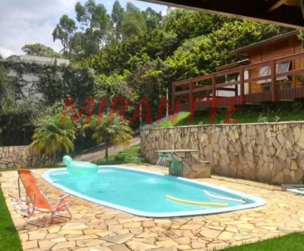 Cond. fechado de 183m² com 4 quartos em Rio Abaixo