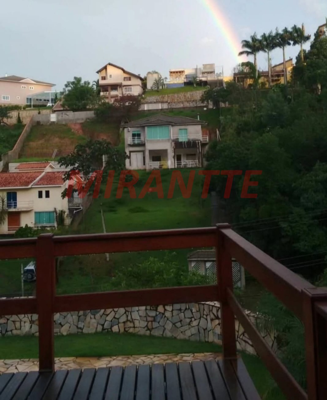 Cond. fechado de 183m² com 4 quartos em Rio Abaixo