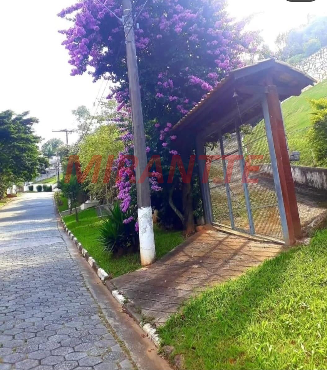 Cond. fechado de 183m² com 4 quartos em Rio Abaixo