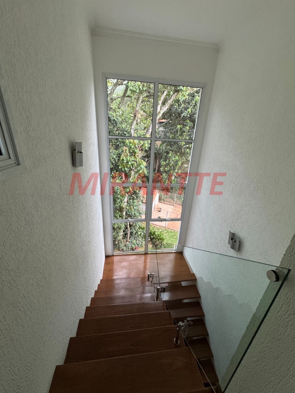 Sobrado de 800m² com 4 quartos em Serra Da Cantareira