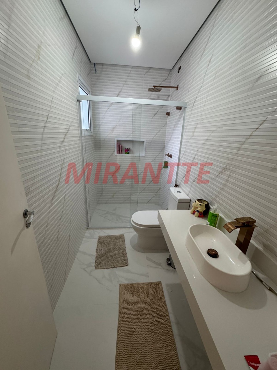 Sobrado de 800m² com 4 quartos em Serra Da Cantareira