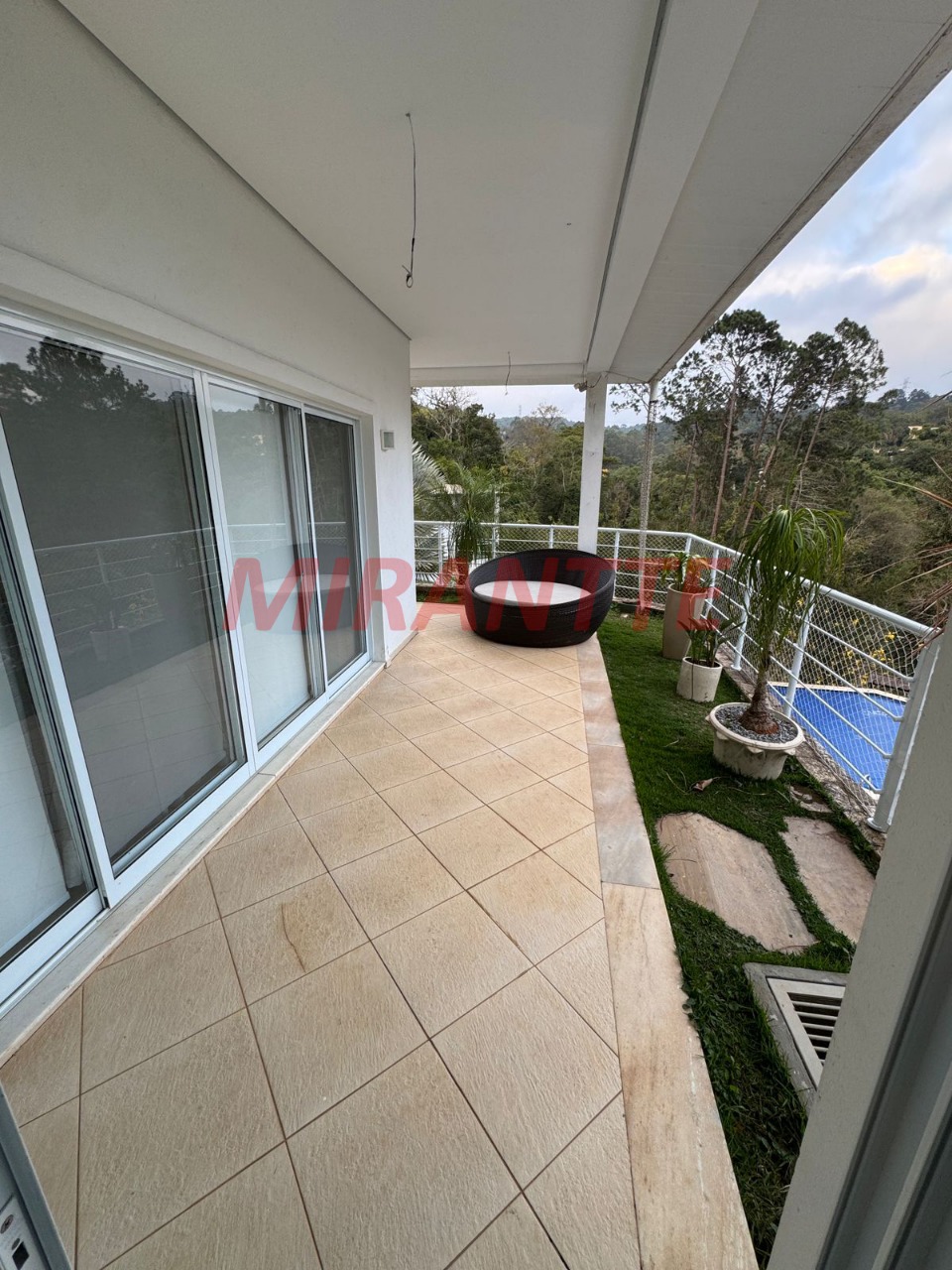 Sobrado de 800m² com 4 quartos em Serra Da Cantareira