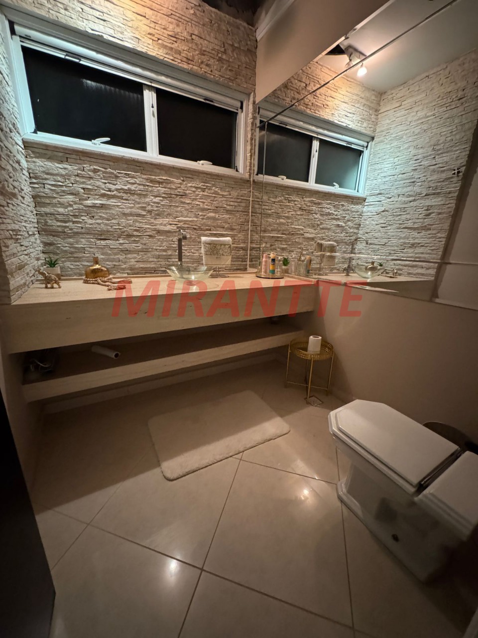 Sobrado de 800m² com 4 quartos em Serra Da Cantareira