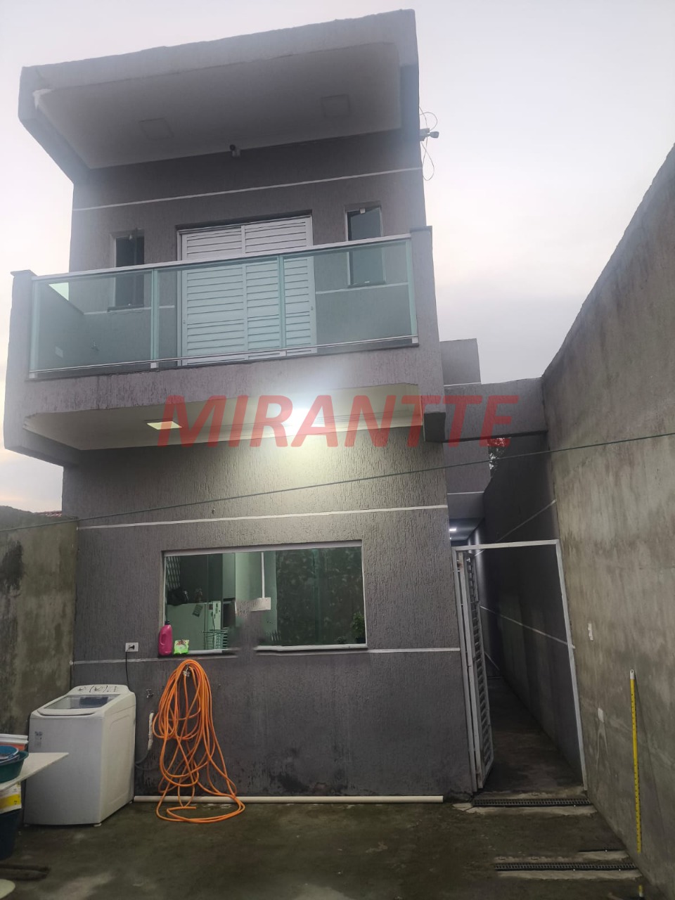 Sobrado de 175m² com 3 quartos em Jardim Corisco