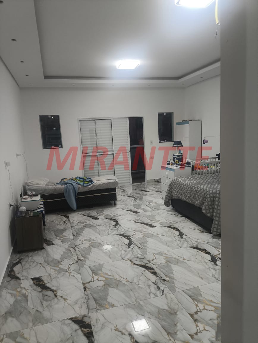 Sobrado de 175m² com 3 quartos em Jardim Corisco