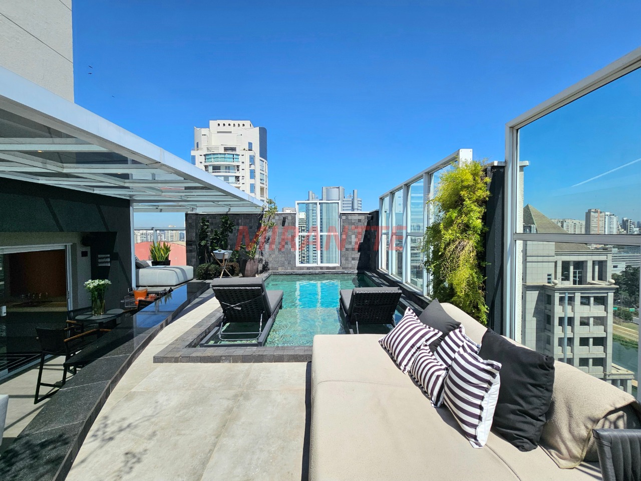 Cobertura de 305m² com 4 quartos em Brooklin Paulista