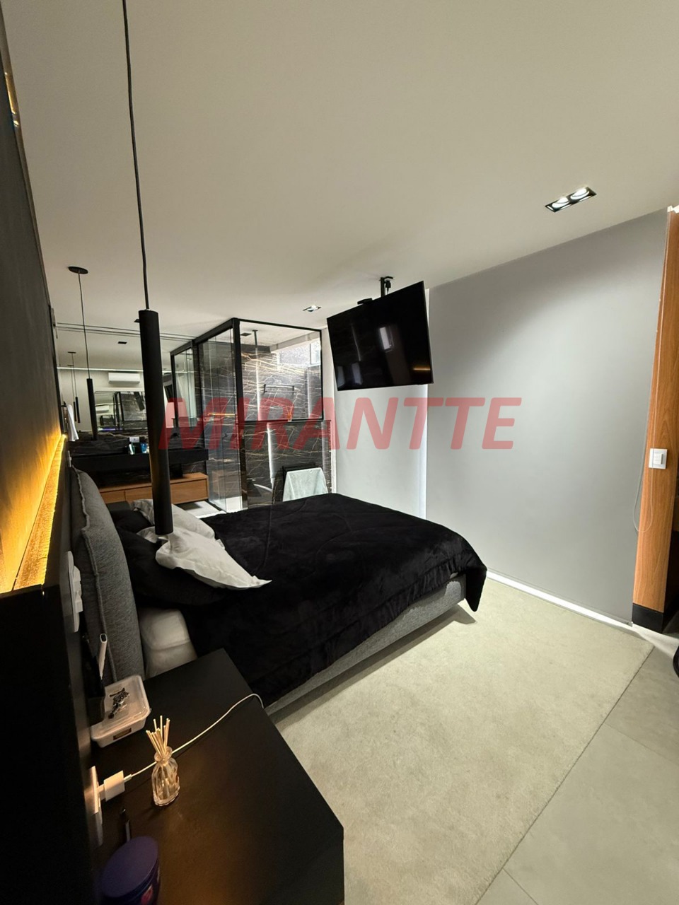 Cond. fechado de 350m² com 4 quartos em RIO ACIMA