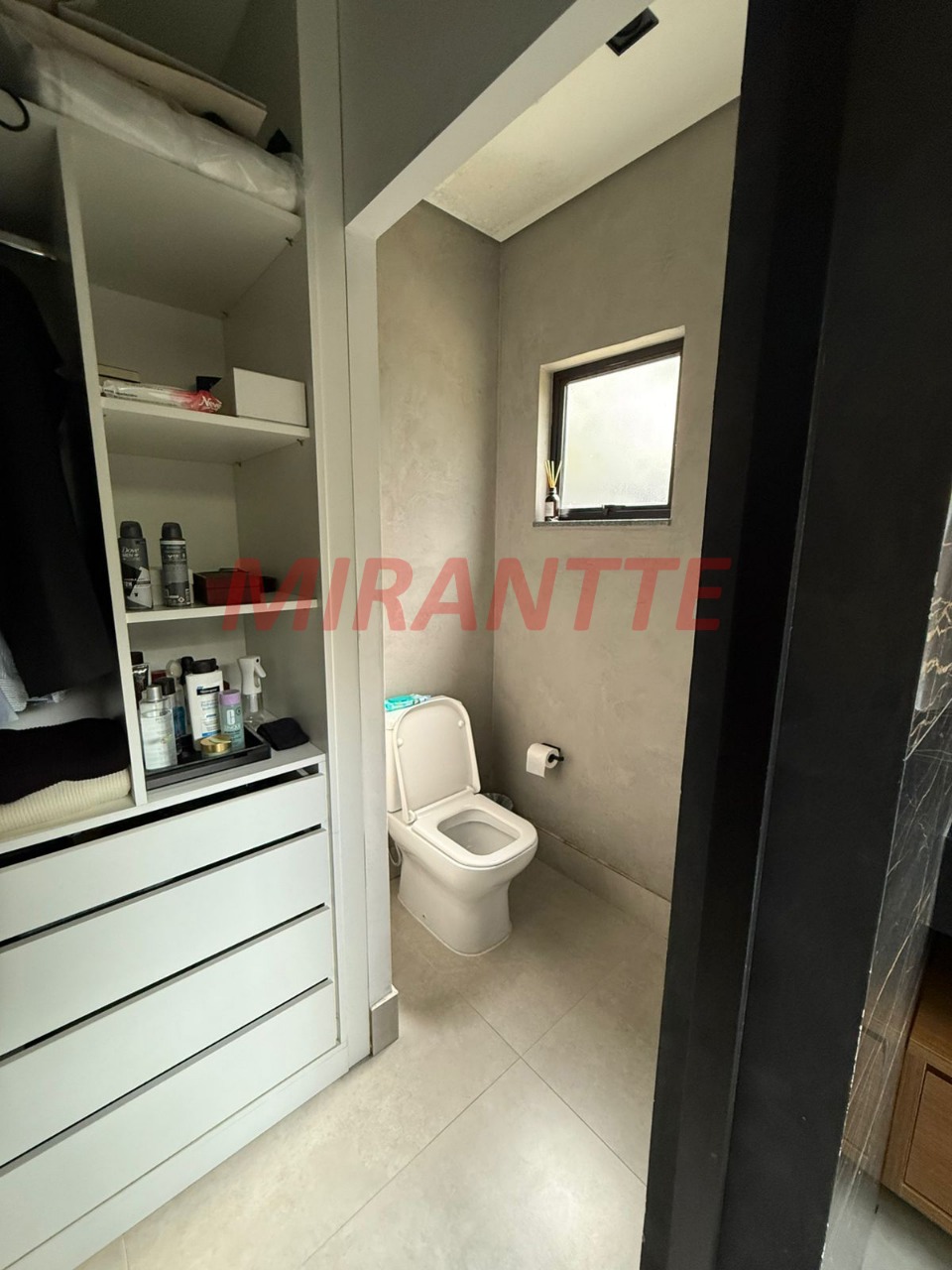 Cond. fechado de 350m² com 4 quartos em RIO ACIMA
