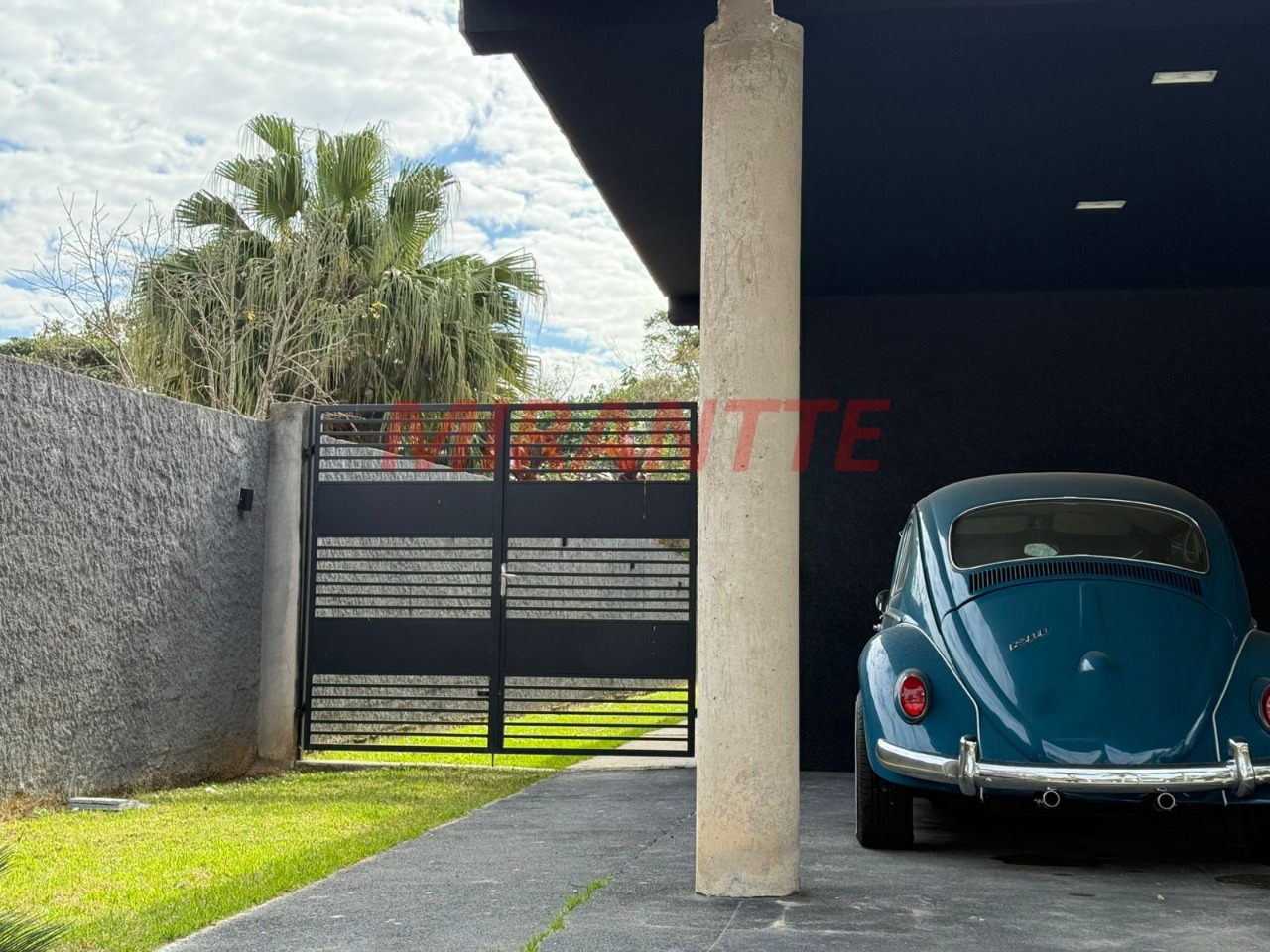Cond. fechado de 350m² com 4 quartos em RIO ACIMA