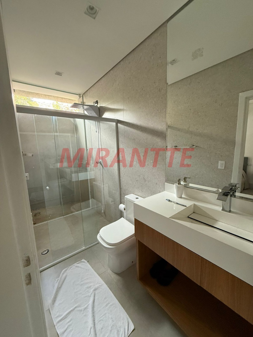 Cond. fechado de 350m² com 4 quartos em RIO ACIMA