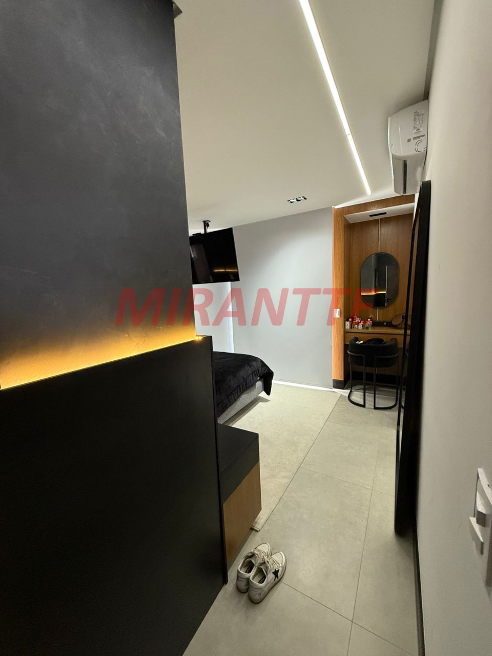Cond. fechado de 350m² com 4 quartos em RIO ACIMA