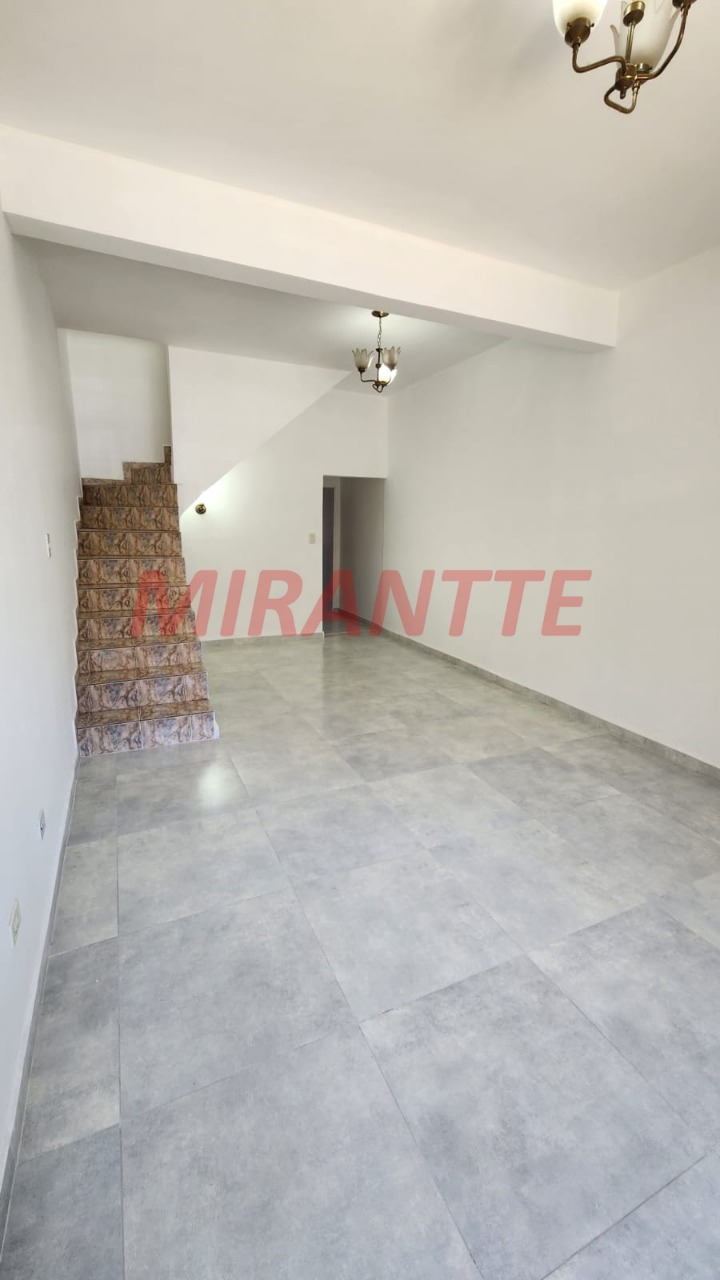 Sobrado de 215m² com 6 quartos em Vila Medeiros
