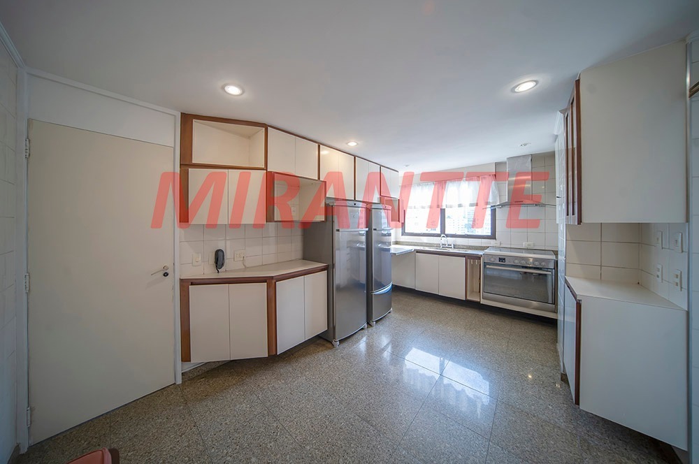 Apartamento de 215m² com 3 quartos em Paraíso