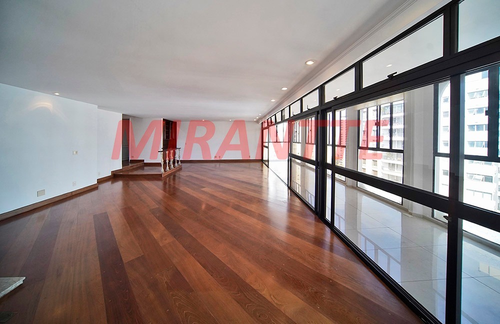 Apartamento de 215m² com 3 quartos em Paraíso