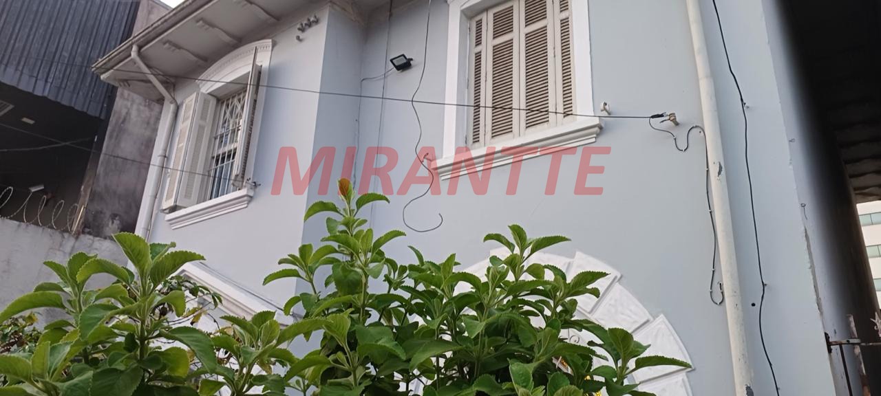 Sobrado de 236m² com 3 quartos em Santana