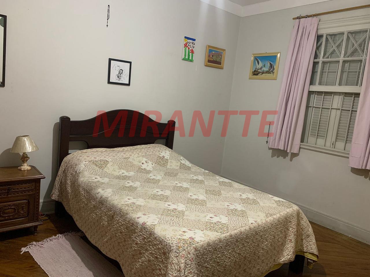 Sobrado de 236m² com 3 quartos em Santana