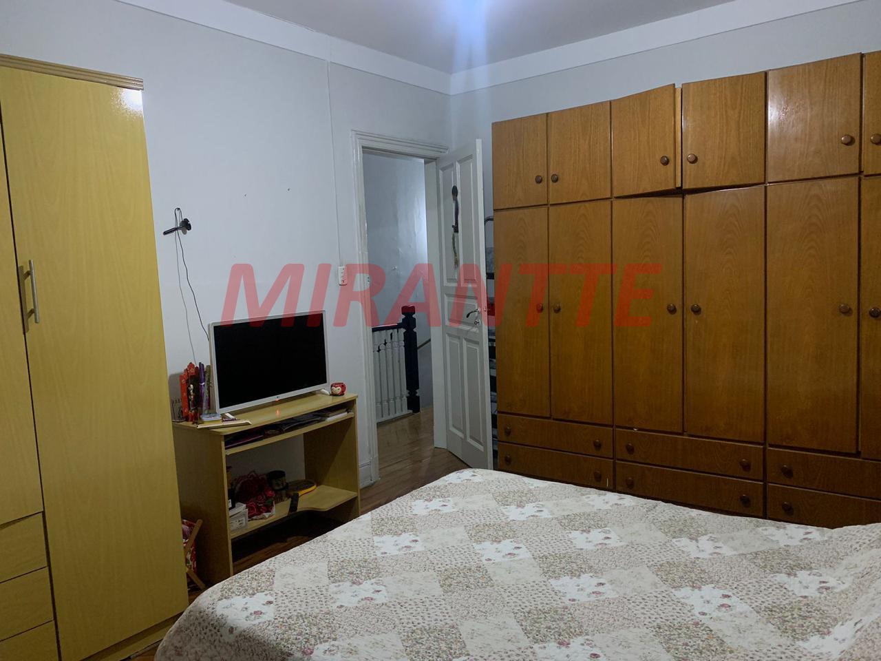 Sobrado de 236m² com 3 quartos em Santana