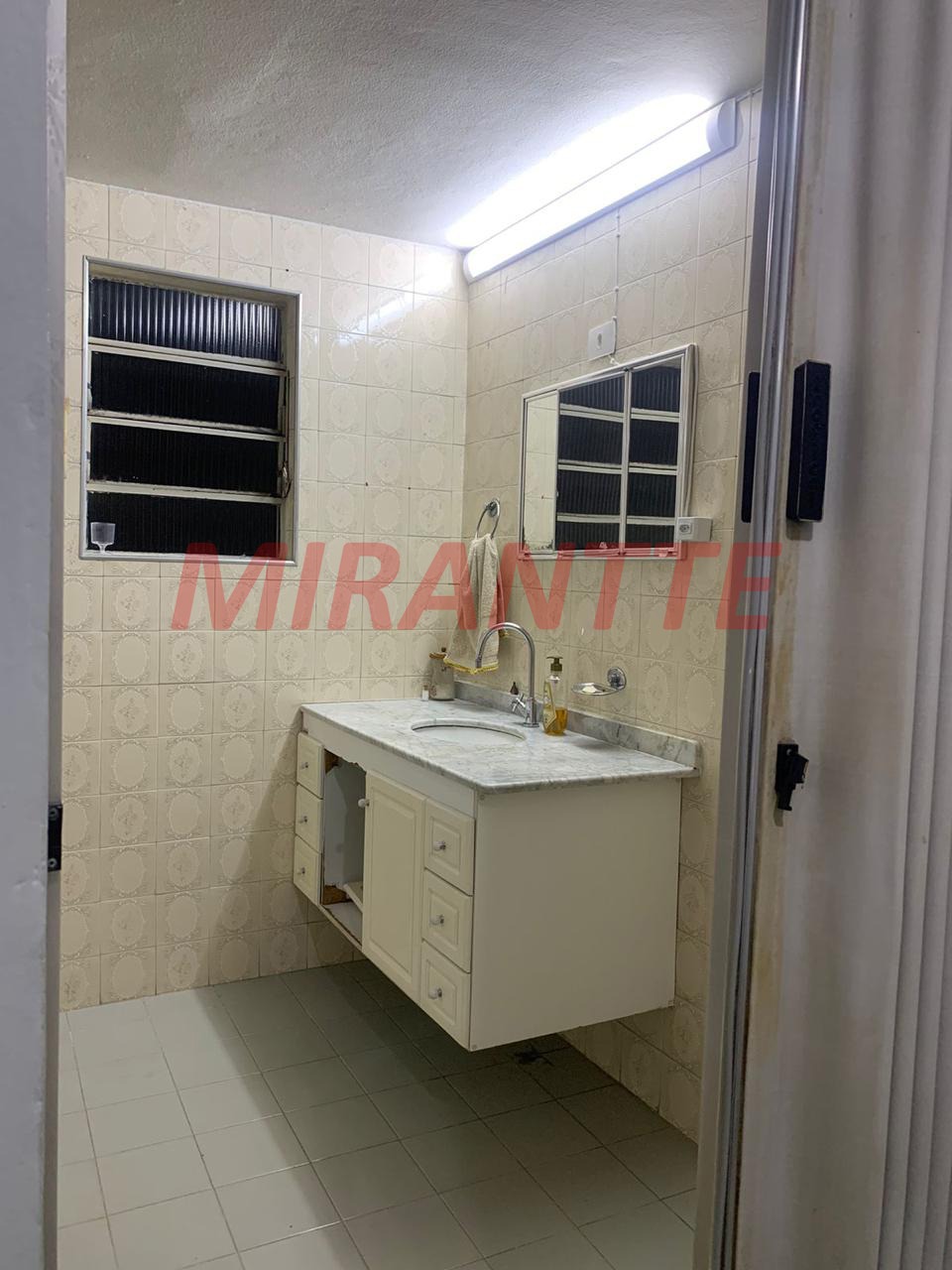 Sobrado de 236m² com 3 quartos em Santana