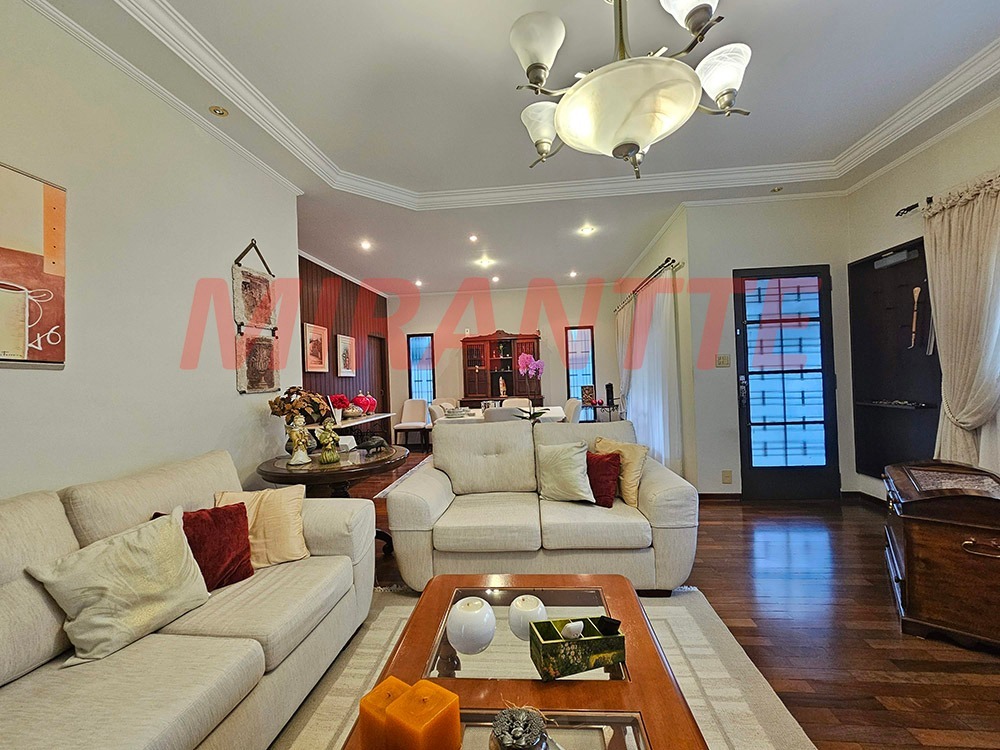 Sobrado de 270m² com 4 quartos em Vila Albertina