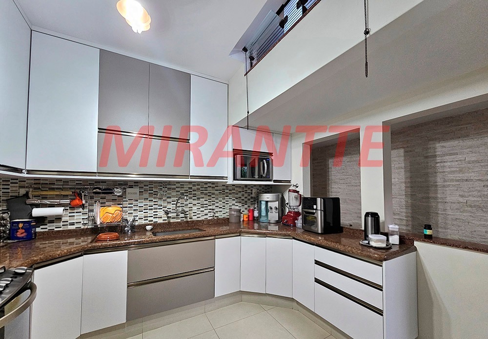 Sobrado de 270m² com 4 quartos em Vila Albertina