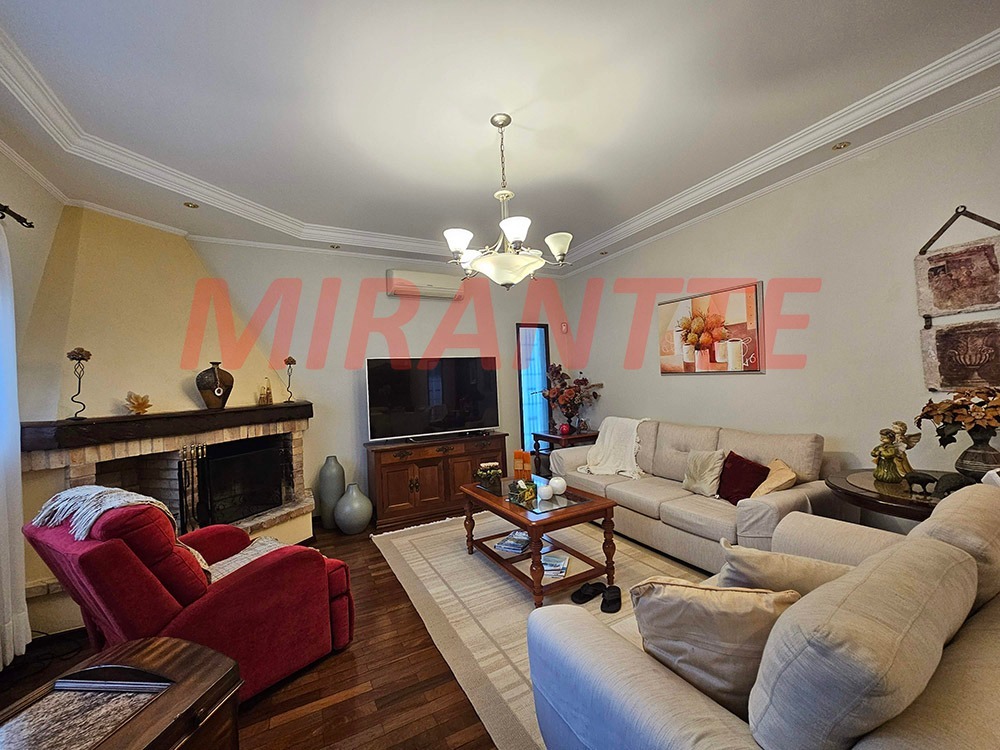 Sobrado de 270m² com 4 quartos em Vila Albertina